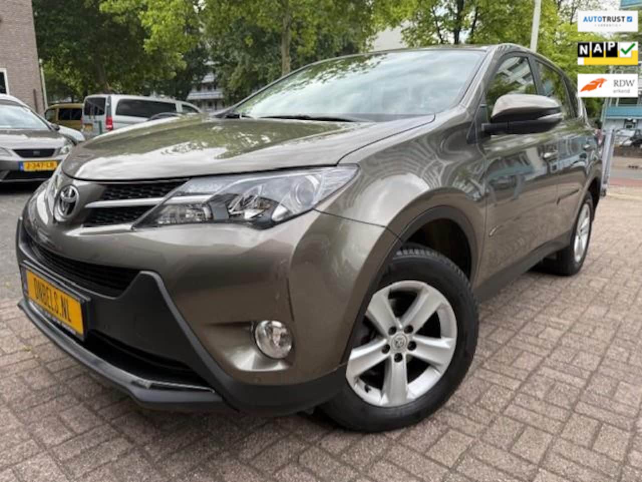 Toyota RAV4 - 2.0 Executive 4WD Navi/Camera/Leer/Trekh - AutoWereld.nl