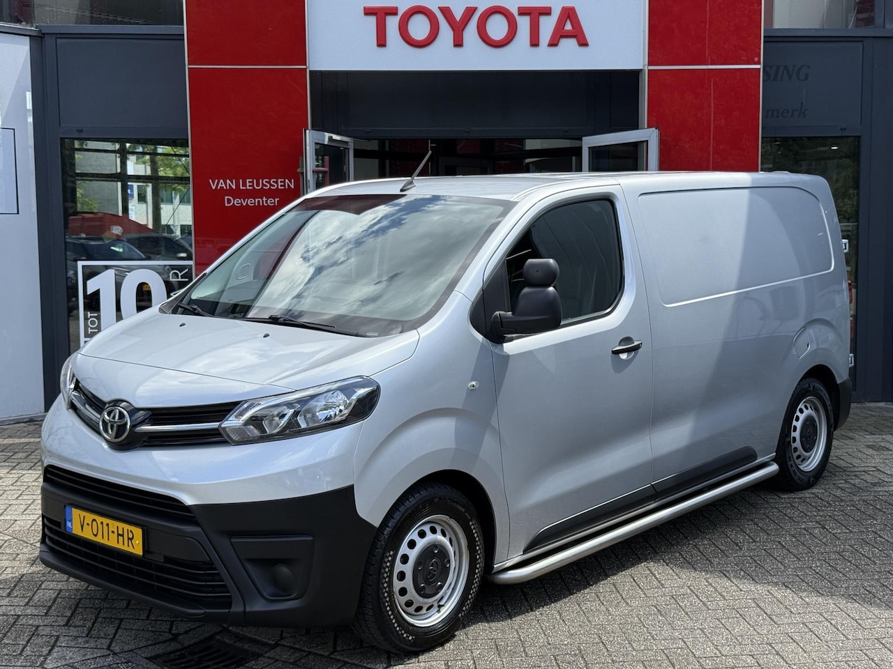Toyota ProAce Worker - 1.6 D-4D COOL COMFORT OPRIJPLAAT PARK-SENSOREN 4S-BANDEN BLUETOOTH AIRCO CRUISE - AutoWereld.nl