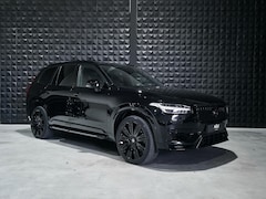 Volvo XC90 - 2.0 T8 Recharge AWD R-Design | All Black | Cognac Leer | H&K | HUD | Pano | BLIS | Trekh.