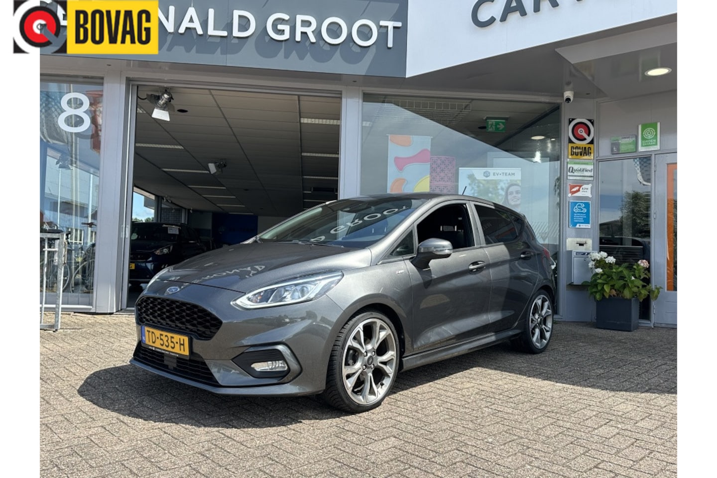 Ford Fiesta - 1.0 EcoB. ST-Line | Airco | Cruise | Carplay | Verwarmde voorrui - AutoWereld.nl