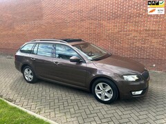 Skoda Octavia Combi - 1.4 TSI Greentech Ambition Businessline Pano Navi Cruise