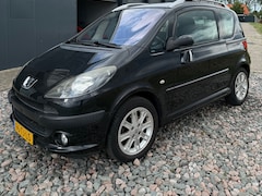 Peugeot 1007 - 1.6-16V Sesam Sporty