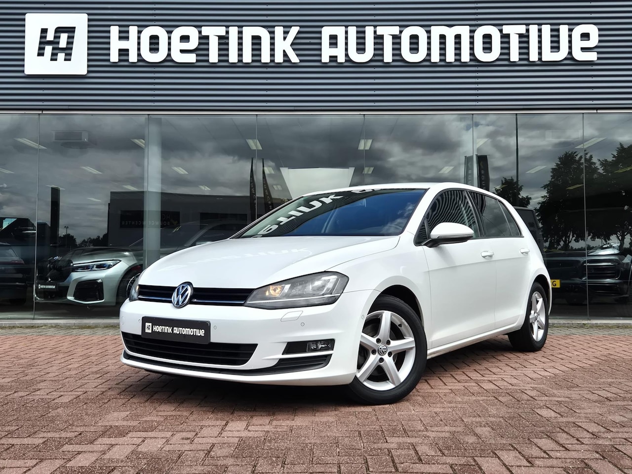Volkswagen Golf - 1.2 TSI Highline | Navi | Bi-xenon | Stoelverwarming - AutoWereld.nl