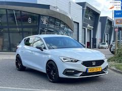 SEAT Leon - 1.5 eTSI FR DSG-7 LED CARPLAYY VOSSEN