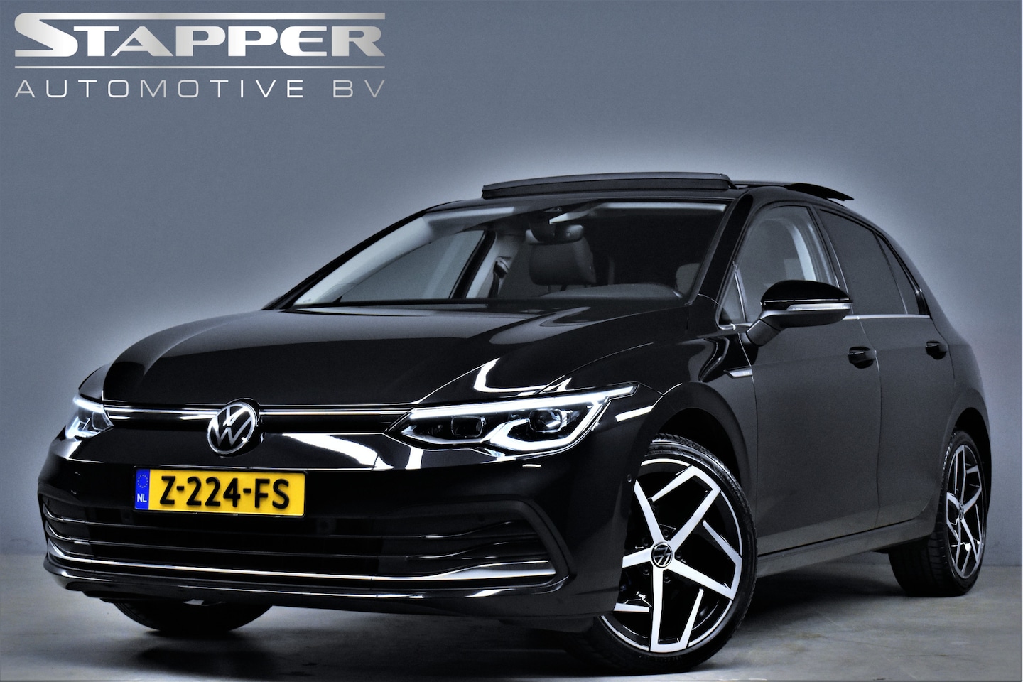 Volkswagen Golf - 1.5 eTSI 150pk Style Automaat Pano/Carplay/Alcantara/Keyless/Massage/Navi/Led/Pdc/Lmv18’’ - AutoWereld.nl