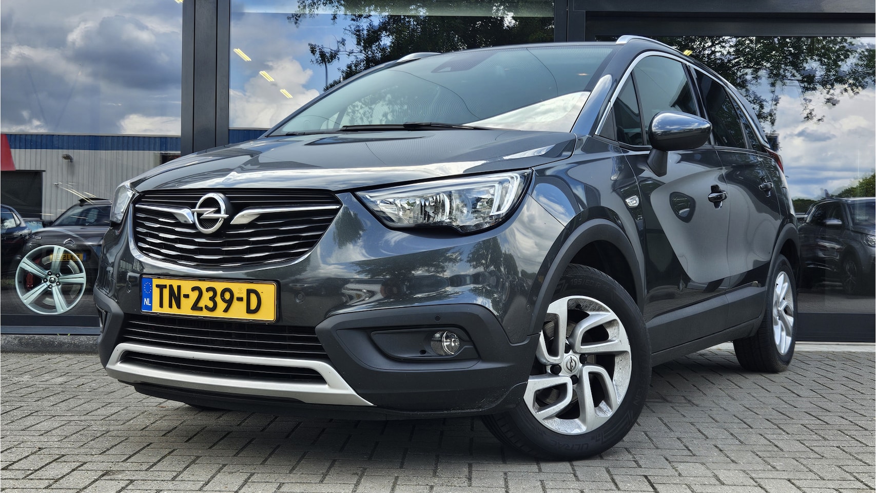 Opel Crossland X - 1.2 Turbo Innovation 110pk + CAMERA + COMFORTSTOELEN + NAVI + KEYLESS + LM VELGEN - AutoWereld.nl