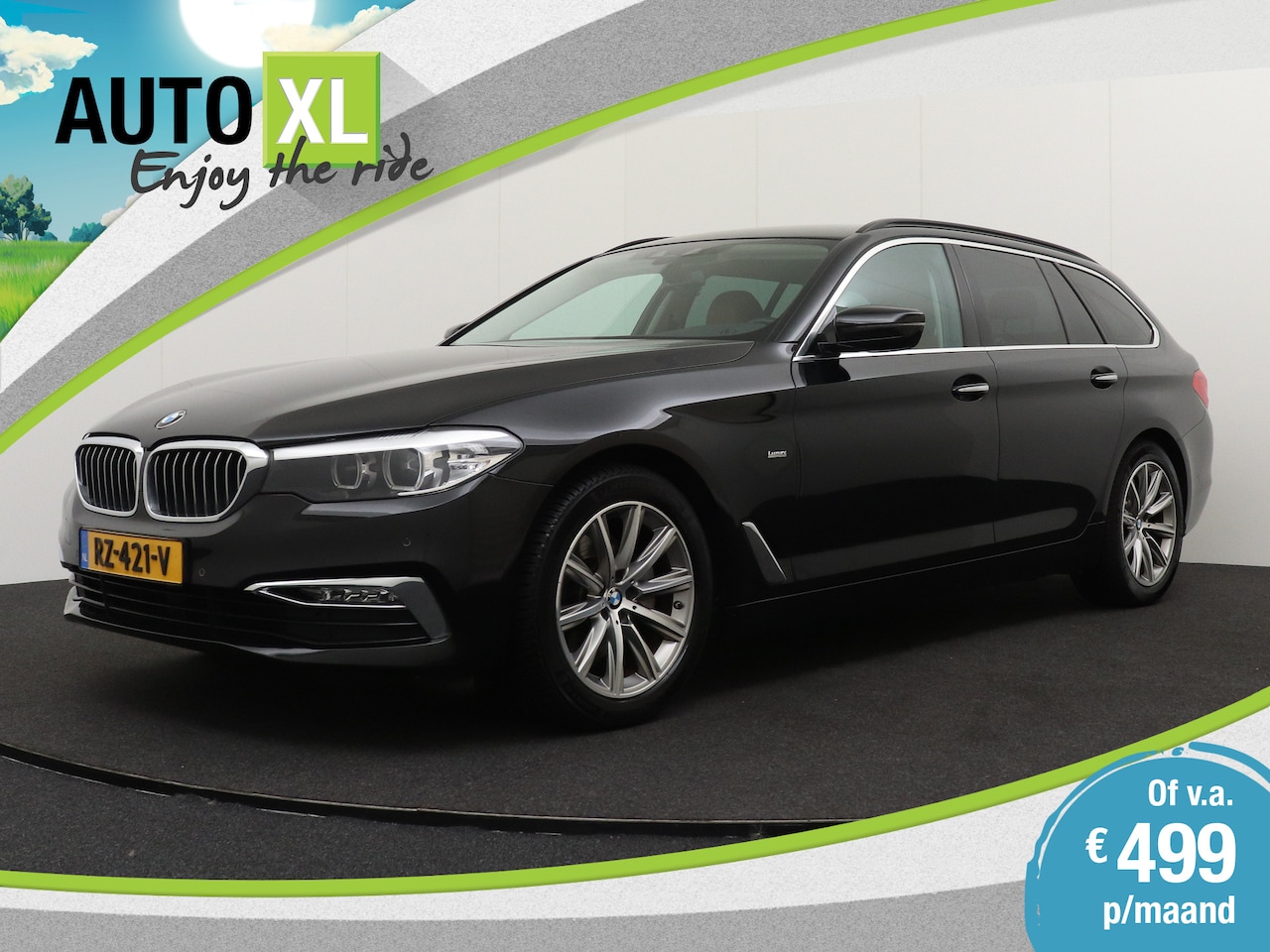 BMW 5-serie Touring - 520d Luxury Line Trekhaak Leder-Sportstoelen 18'LMV - AutoWereld.nl
