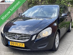 Volvo V60 - 1.6 T4 Kinetic Automaat Leer Clima Cruise Trekhaak