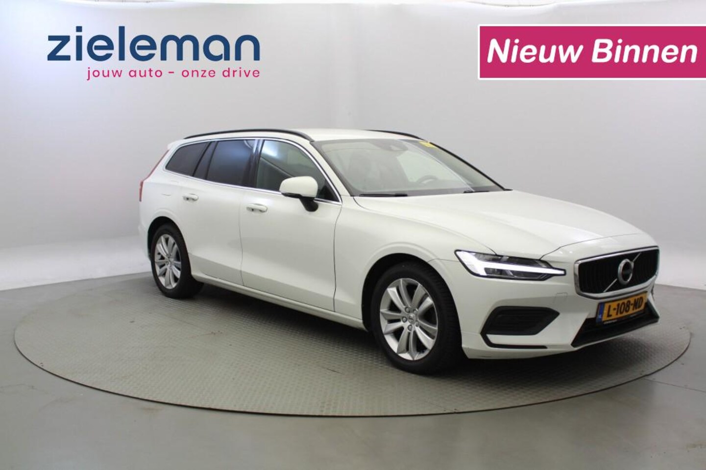 Volvo V60 - 2.0 B3 Momentum Business Automaat - Carplay, Digital Cockpit - AutoWereld.nl