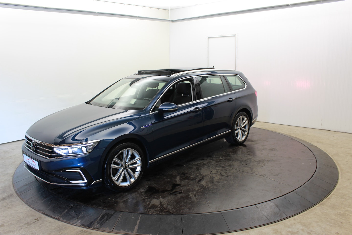 Volkswagen Passat Variant - 1.4 TSI PHEV GTE Business Head-up Dis Elk. Aklep Pano 360 Cam Trekh Memo-seats Dhoek Det - AutoWereld.nl