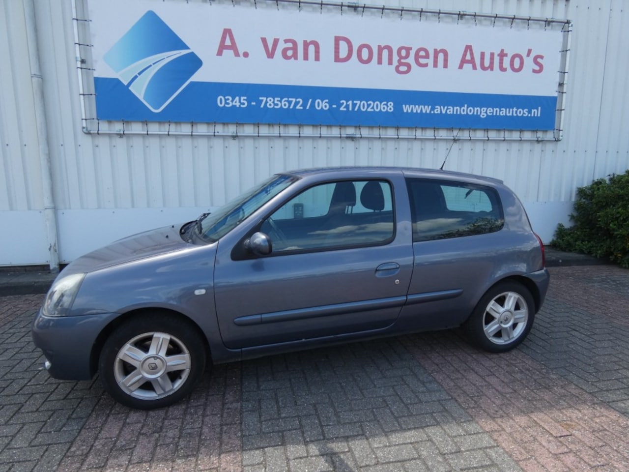 Renault Clio - 1.2-16V Community 1.2-16V COMMUNITY,Airco,Stuurbekr,APK 27-1-26 - AutoWereld.nl