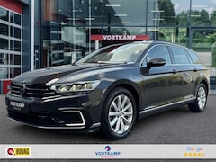 Volkswagen Passat Variant - 1.4 TSI DSG GTE CAMERA/NAVI/CARPLAY/ACC/STOELVERW