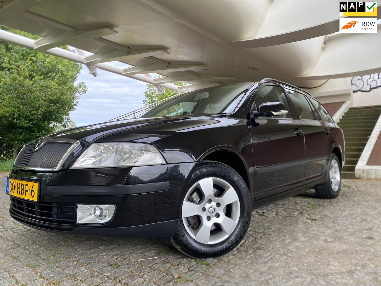 Skoda Octavia Combi - 1.8 TSI Airci Cruisecontrol Trekhaak - AutoWereld.nl