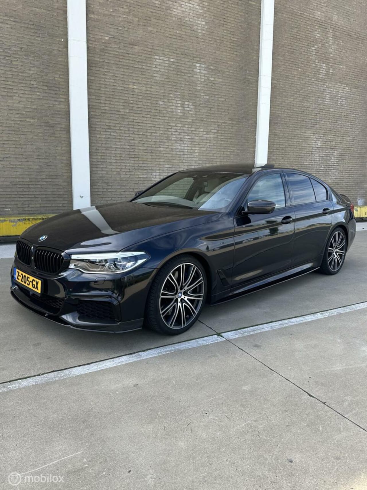 BMW 5-serie - M550i xDrive High Executive M550i xDrive High Executive - AutoWereld.nl