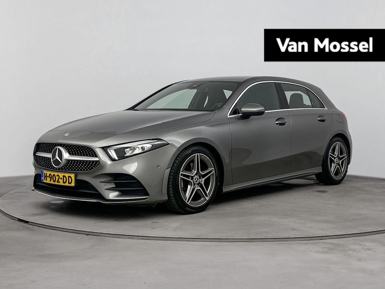 Mercedes-Benz A-klasse - 180 Business Solution AMG 136PK | Navigatie | Carplay | Achteruitrijcamera | Stoelverwarmi - AutoWereld.nl