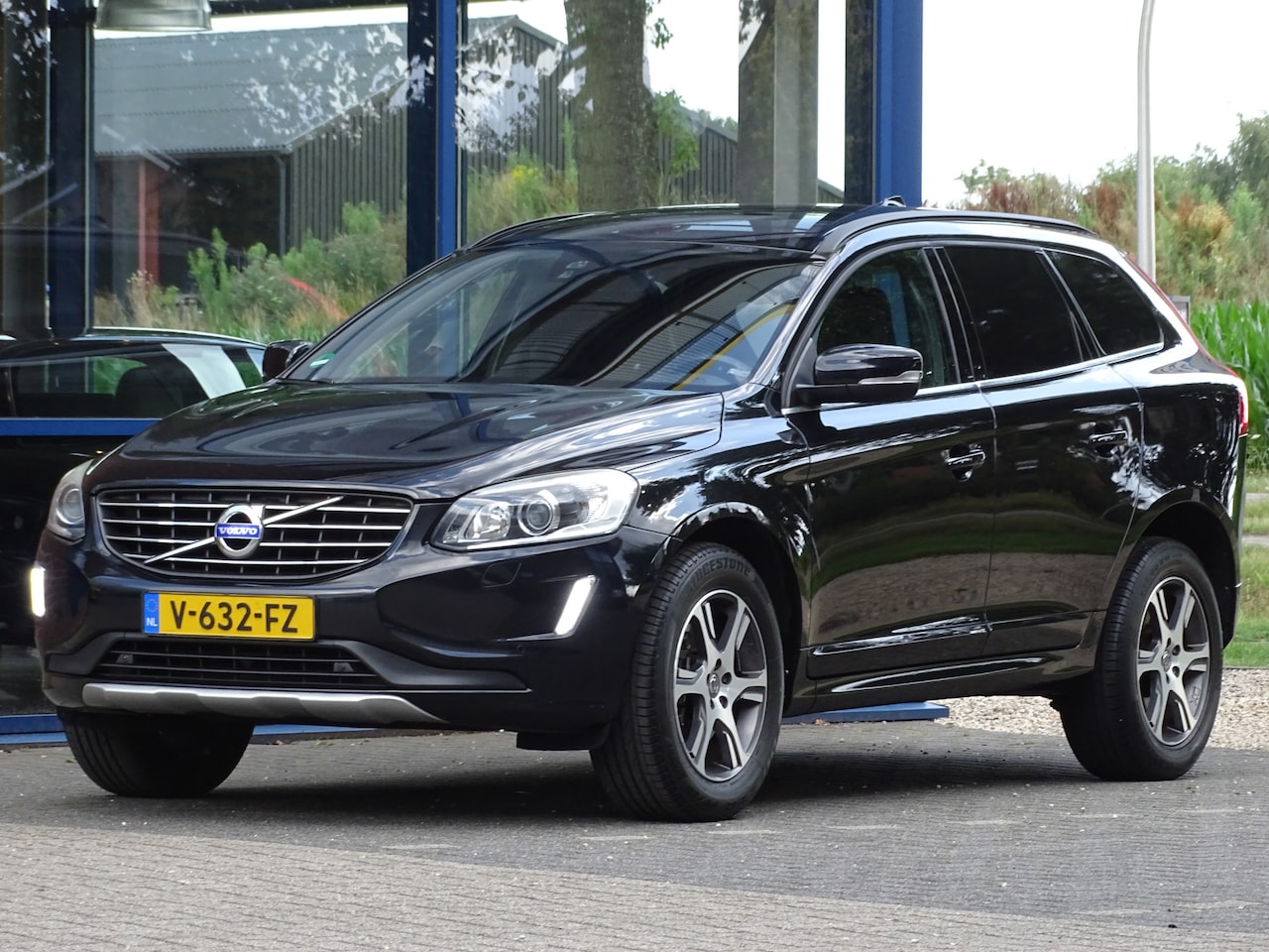 Volvo XC60 - momentum half leer - AutoWereld.nl