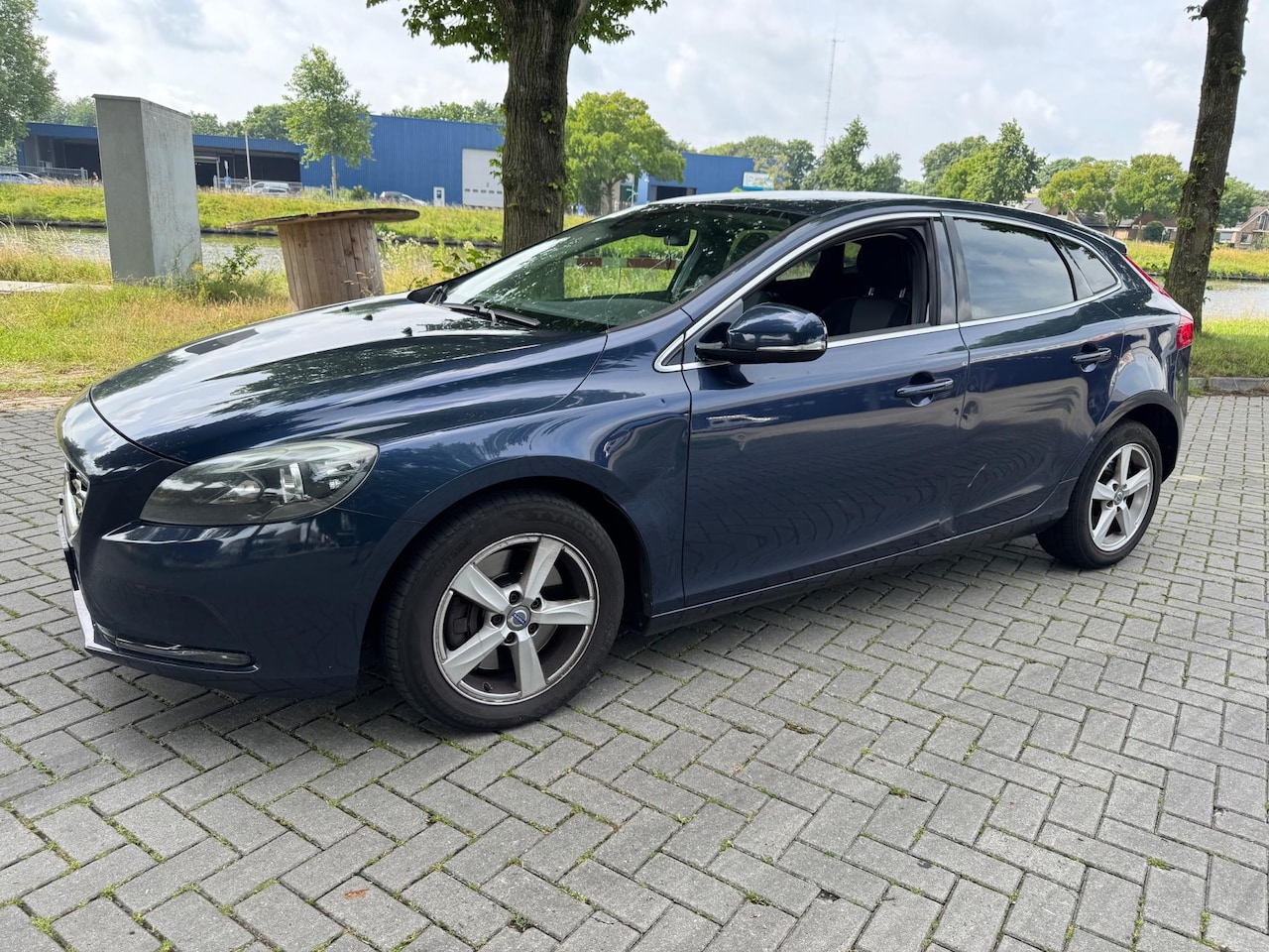 Volvo V40 - 2.0 D4 Momentum Business 2.0 D4 Momentum Business - AutoWereld.nl