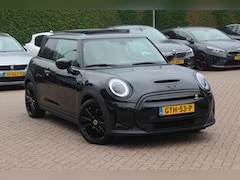 MINI Mini-Electric - Electric 33 kWh / Panoramadak / Half leder / Navigatie / Parkeerhulp achter / 17'' / DAB /