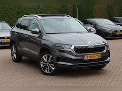 Skoda Karoq - 1.5 TSI ACT Business Edition Plus / Trekhaak / Panoramadak / Navigatie / 17'' / Keyless /