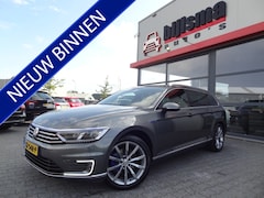 Volkswagen Passat Variant - 1.4 TSI GTE | PANO | VOL LEDER | TREKHAAK | LMV |