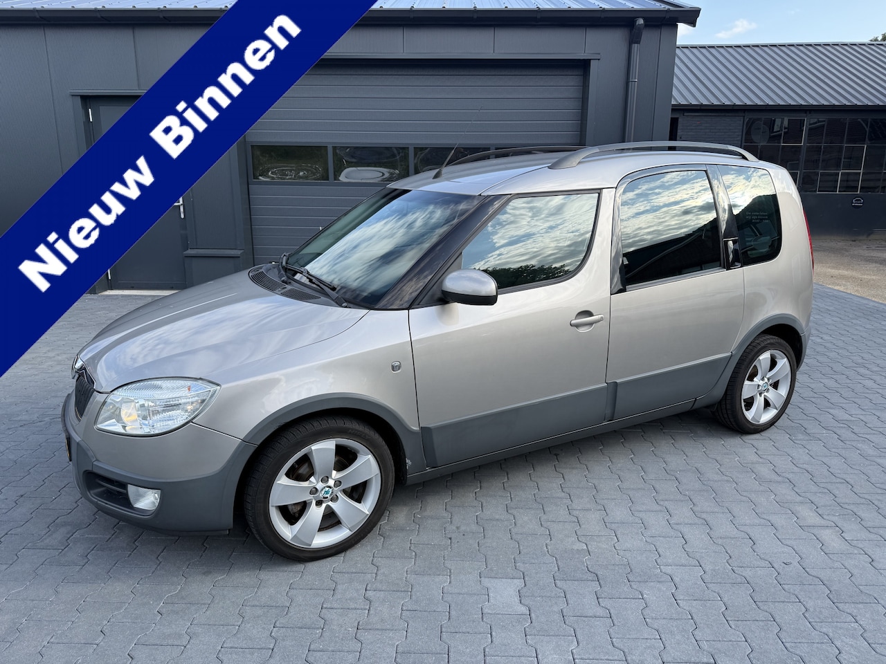Skoda Roomster - 1.4-16V Scout Apk 02-2026 Airco,Trekhaak,14Inch,Cv Hoge Zit !! - AutoWereld.nl