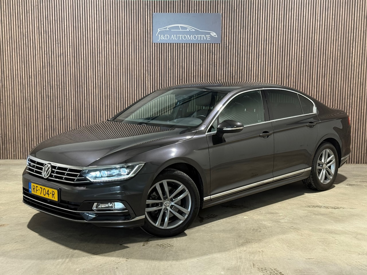 Volkswagen Passat - 1.4 TSI ACT R-Line 2017 DSG - AutoWereld.nl