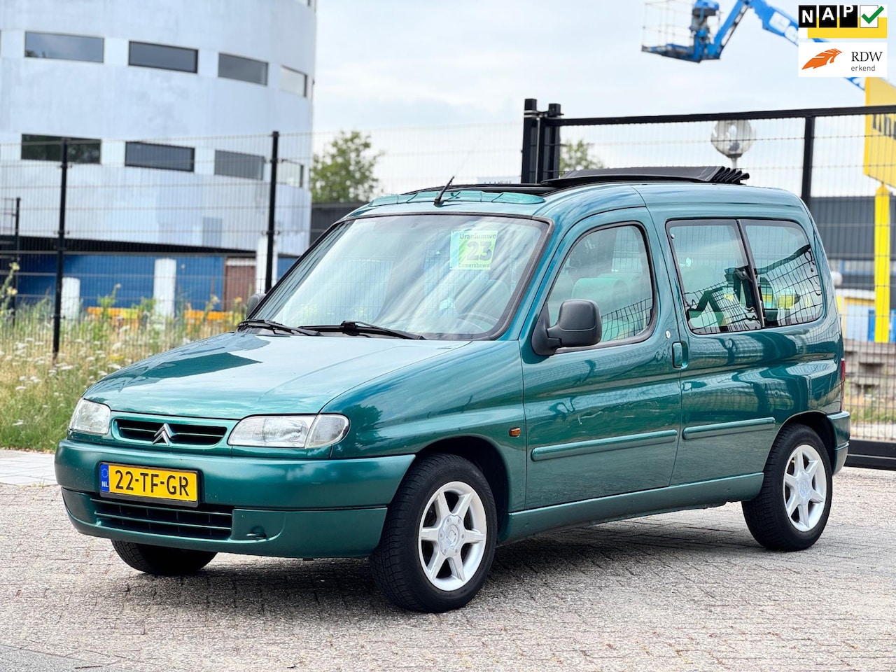 Citroën Berlingo - 1.4i Multispace/panoramadak/ nieuwe radiotor - AutoWereld.nl