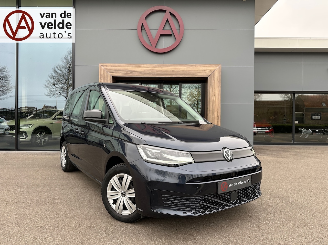 Volkswagen Caddy - 1.5 TSI 5-persoons | Navi | Led | Camera | Cruise | Rijklaar incl. 1 jaar Bovag garantie - AutoWereld.nl