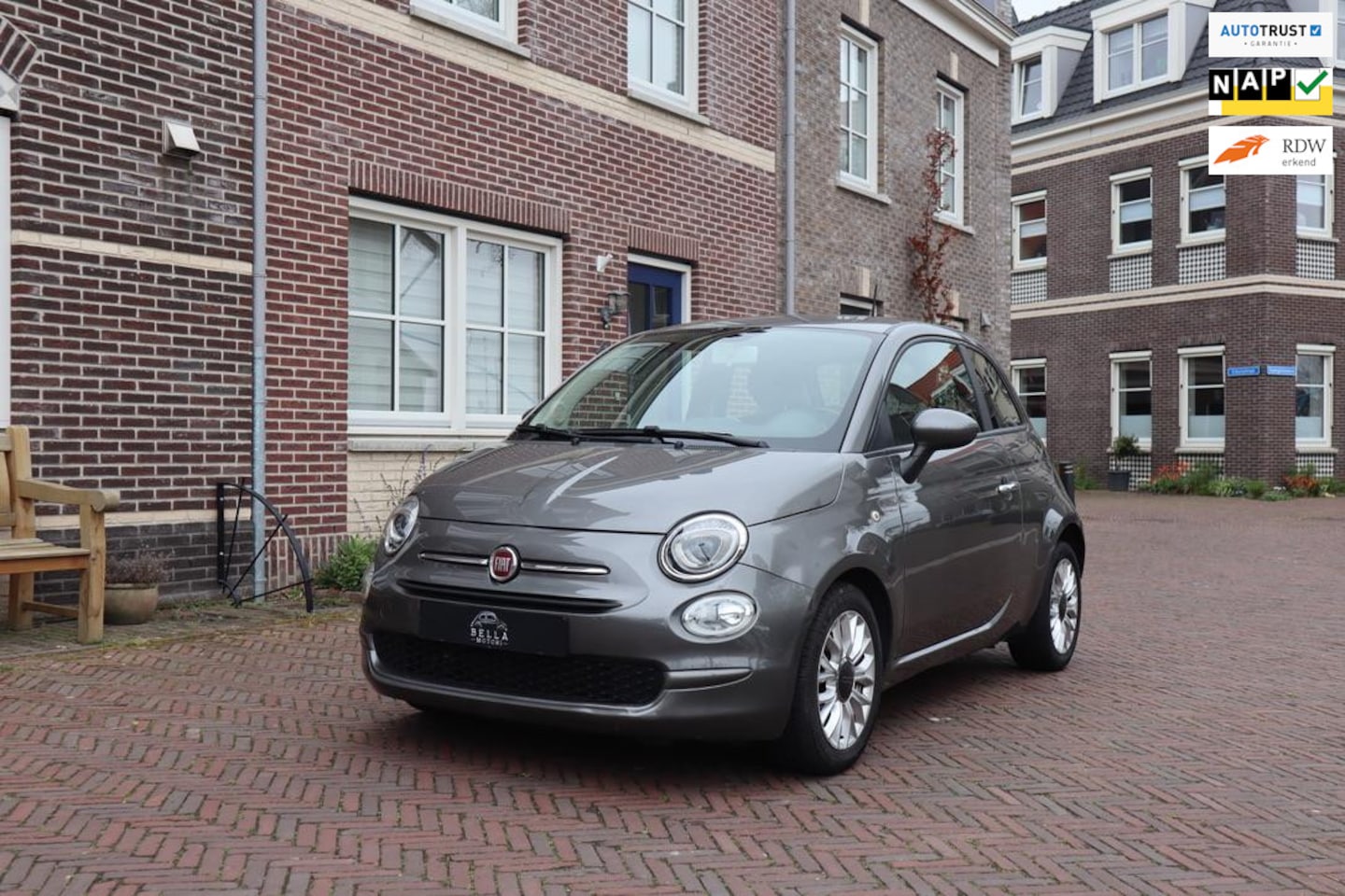 Fiat 500 - Pop TwinAir | Lichtgrijs Metallic | Uconnect | Lichtgrijs Metallic - AutoWereld.nl