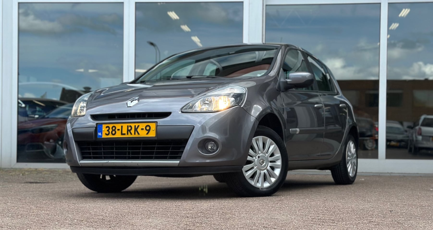 Renault Clio - 1.2 Collection 2de Eigenaar Trekhaak Cruise Control APK 06-2025! - AutoWereld.nl