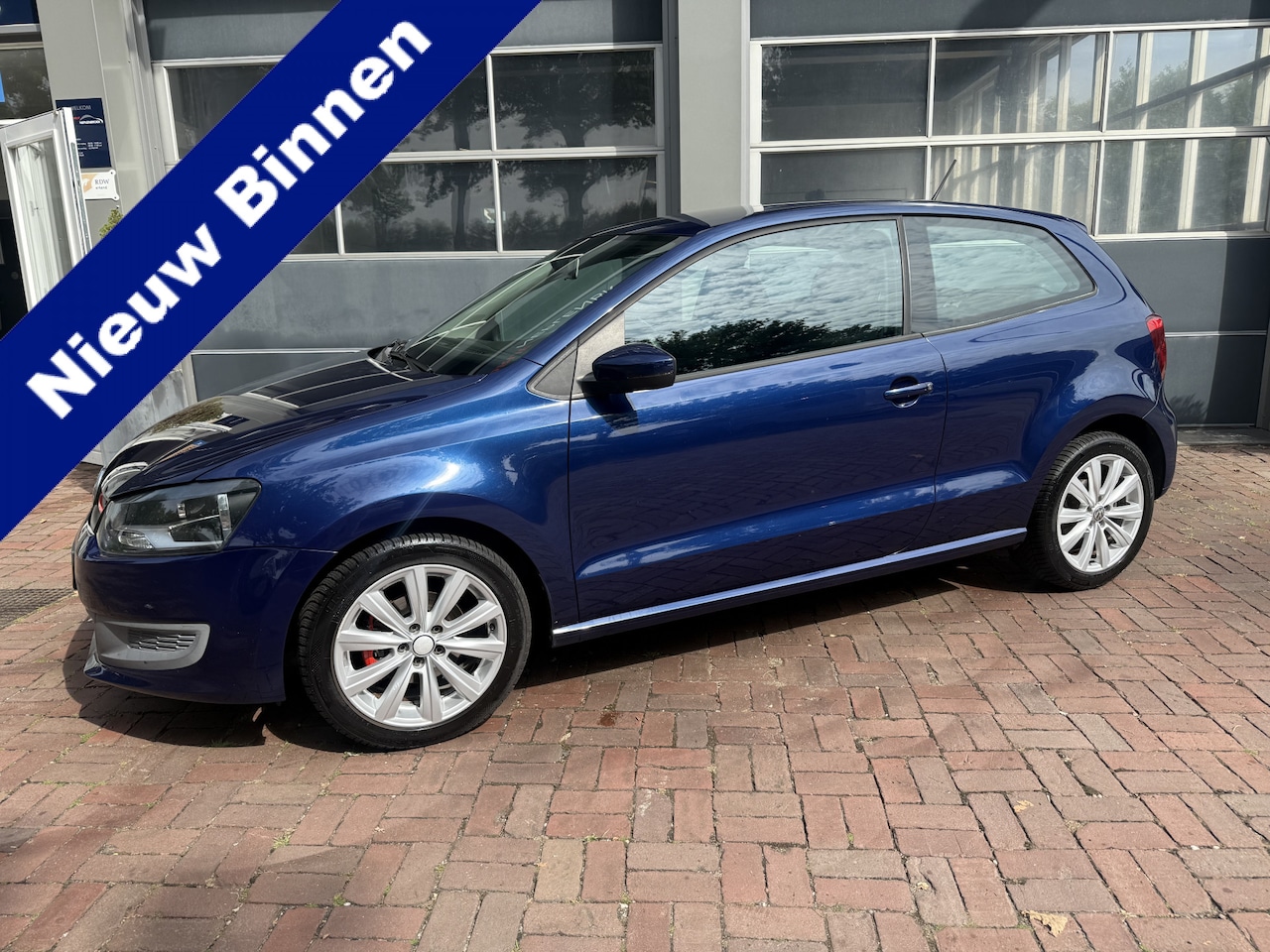 Volkswagen Polo - 1.2 TSI Comfortline Bj 2010 Apk 04-2026 Leuk beginners auto !! Navi,16inch,Cruise,Cv - AutoWereld.nl