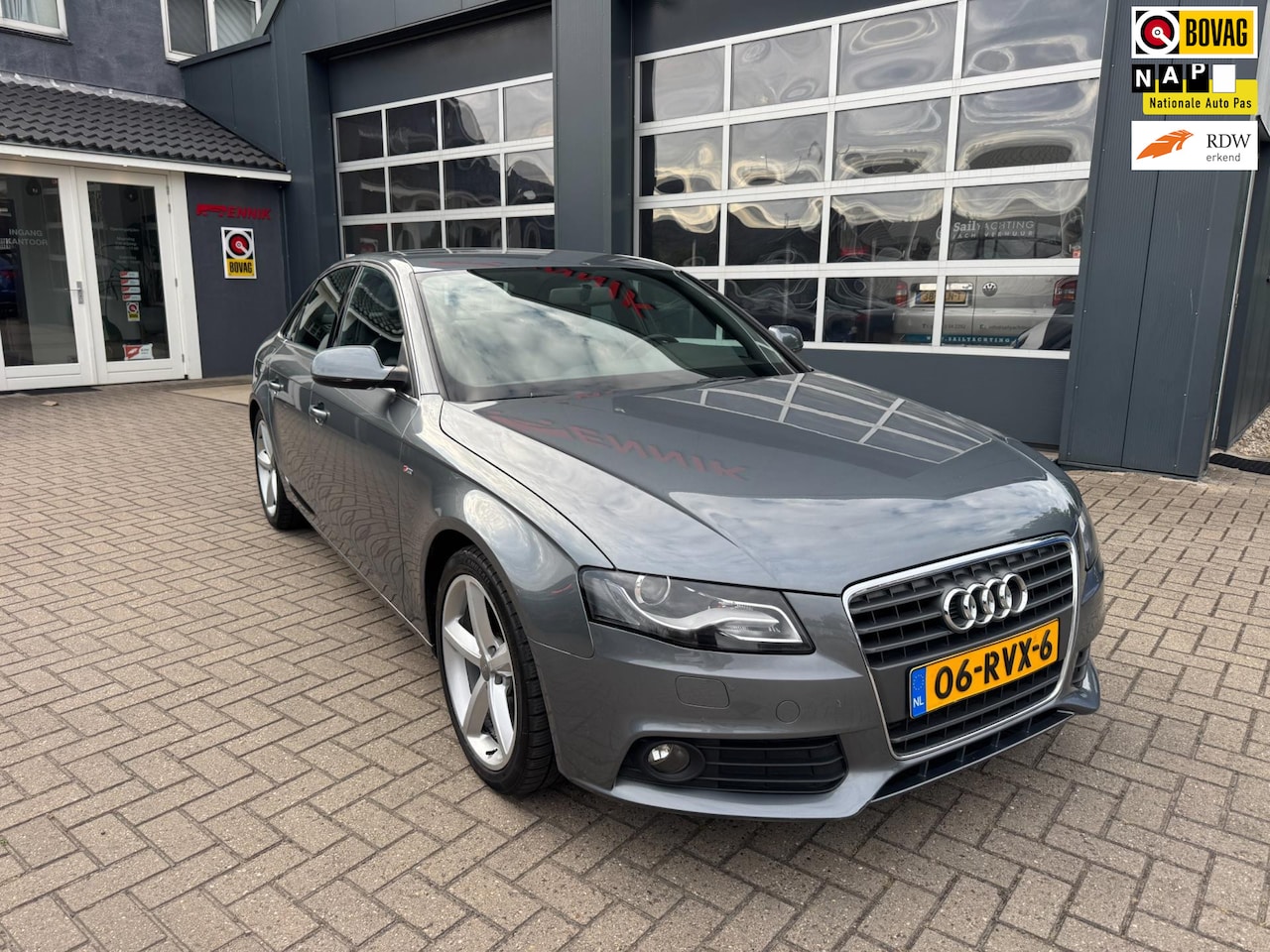 Audi A4 Limousine - 1.8 TFSI Pro Line S / Xenon / B&O / Trekhaak / Vernieuwde motor/ NL Auto met NAP . - AutoWereld.nl