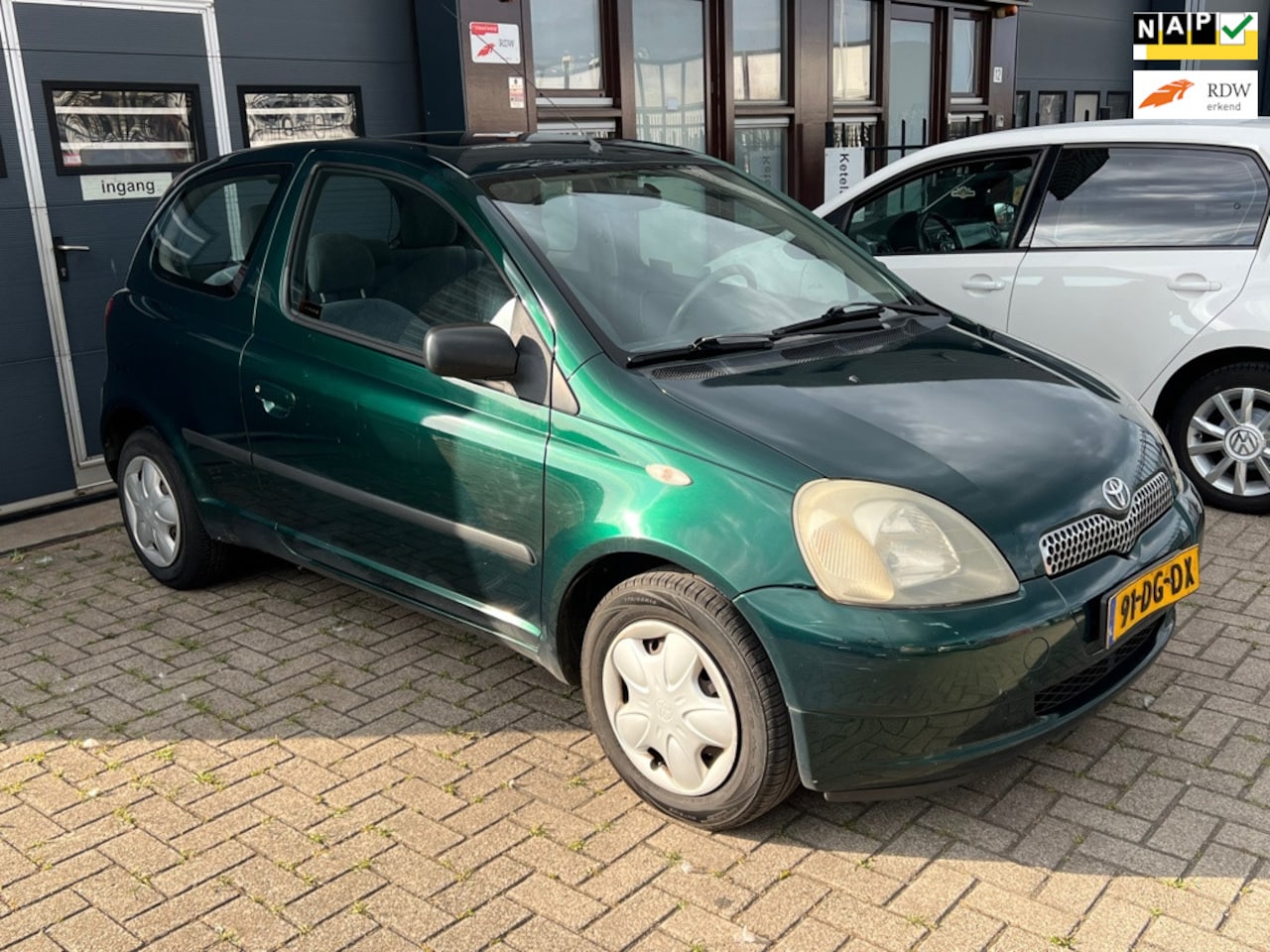 Toyota Yaris - 1.0-16V VVT-i Sol 1.0-16V VVT-i Sol - AutoWereld.nl