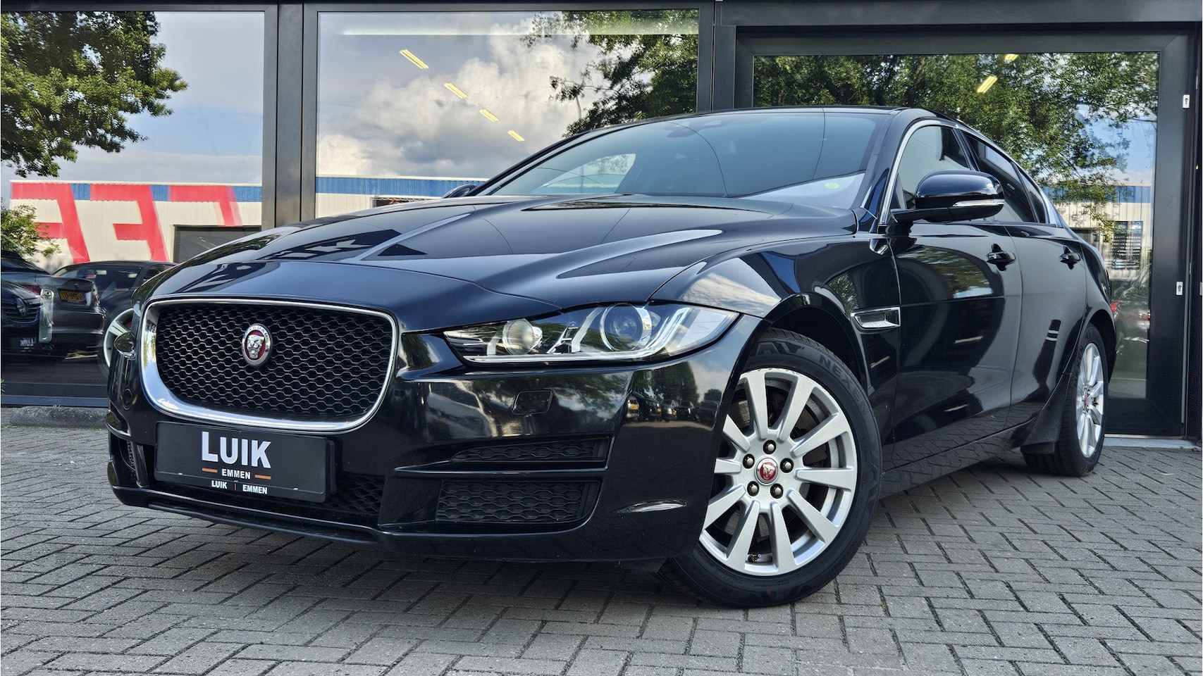 Jaguar XE - 2.0 Prestige + XENON + VOLLEER + NAVIGATIE - AutoWereld.nl