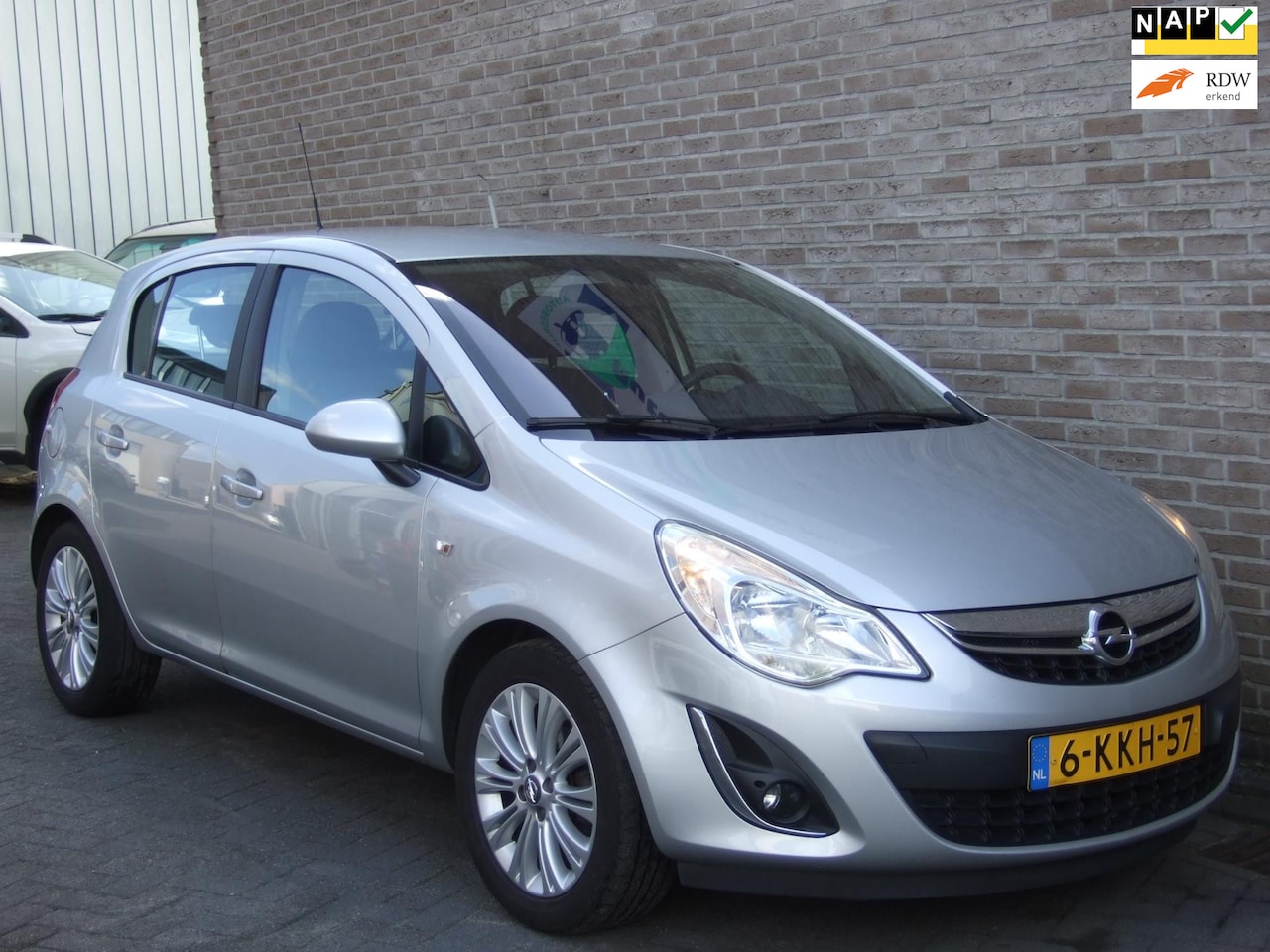Opel Corsa - 1.4-16V Cosmo - Navigatie - - AutoWereld.nl