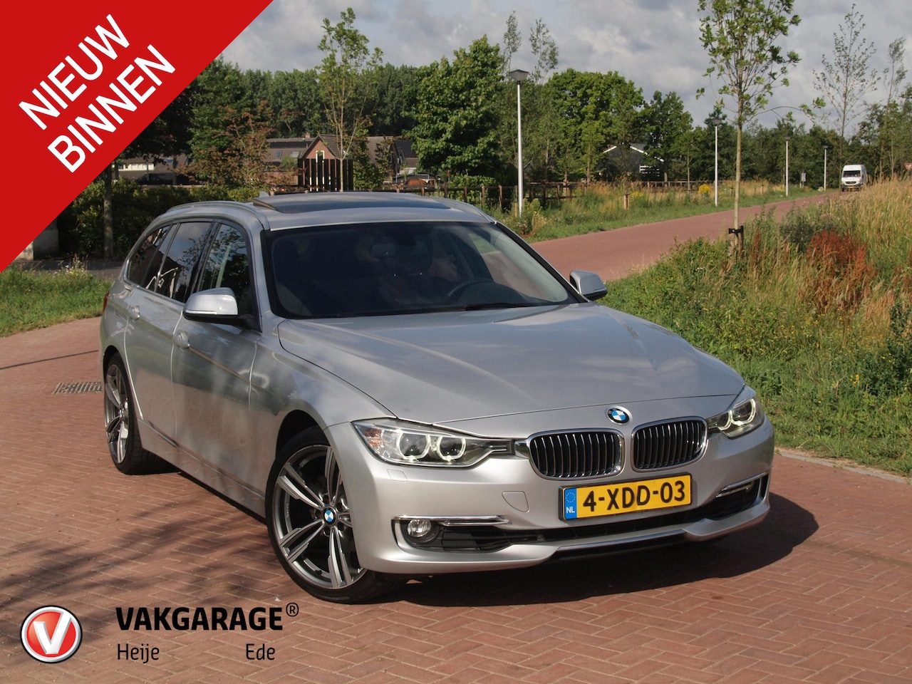 BMW 3-serie Touring - 320i Executive | Panoramadak | Cruise Control | Parkeersensoren | Automaat | - AutoWereld.nl