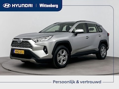Toyota RAV4 - 2.5 HYBRID ACTIVE | AWD | CAMERA | CLIMA | CRUISE | NAVI | STUUR & STOELVERWARMING | APPLE