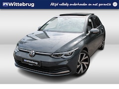 Volkswagen Golf - 1.4 eHybrid 204pk DSG Style / Panoramadak / LED Matrix / Memory Seat / Stuur & Stoelverwar