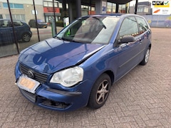 Volkswagen Polo - 1.2 Trendline / Airco / 3-drs / VOORSCHADE