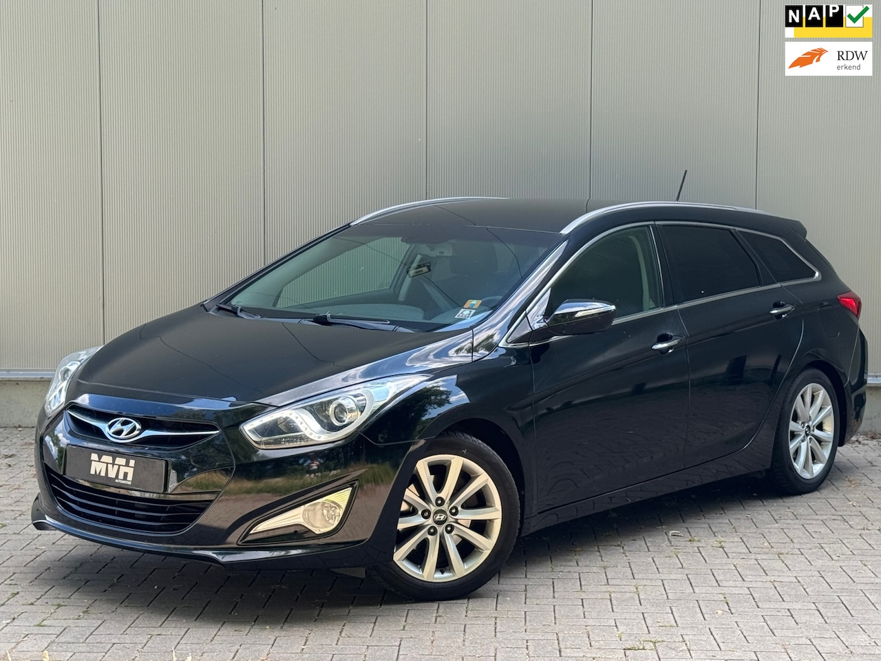 Hyundai i40 Wagon - 1.6 GDI Blue Business Edition - Airco - Cruise - Camera - Keyless - Trekhaak - OrigNL - NA - AutoWereld.nl