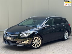 Hyundai i40 Wagon - 1.6 GDI Blue Business Edition - Airco - Cruise - Camera - Keyless - Trekhaak - OrigNL - NA
