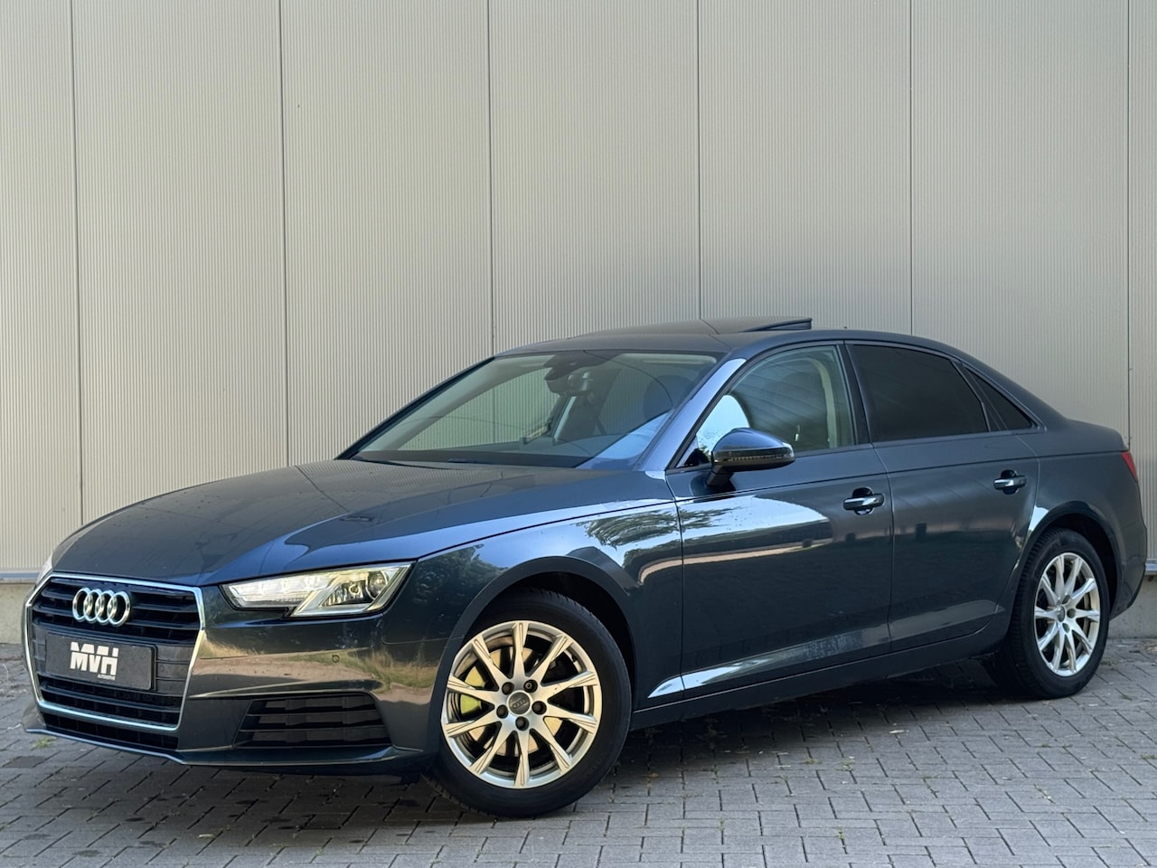 Audi A4 Limousine - 1.4 TFSI 2016 - Automaat - Panorama - MF stuur - Navi - OrigNL - NAP - - AutoWereld.nl