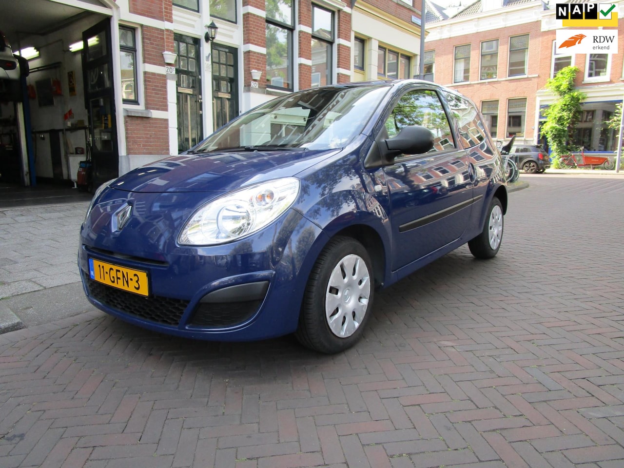 Renault Twingo - 1.2 Authentique Eerste eigenaar - AutoWereld.nl