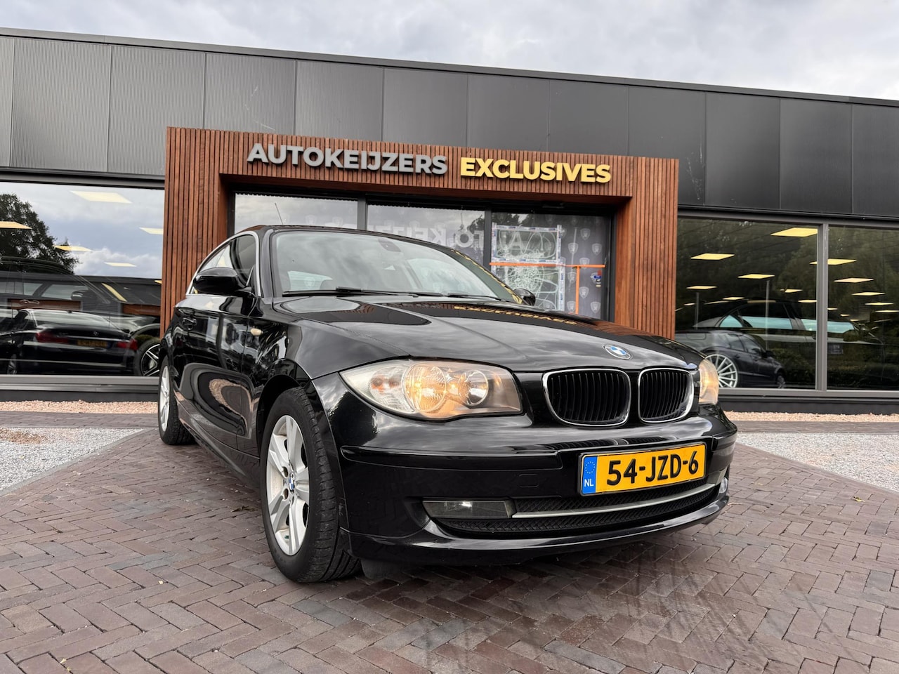 BMW 1-serie - 118i Business Line Clima Navi Leuke auto! - AutoWereld.nl