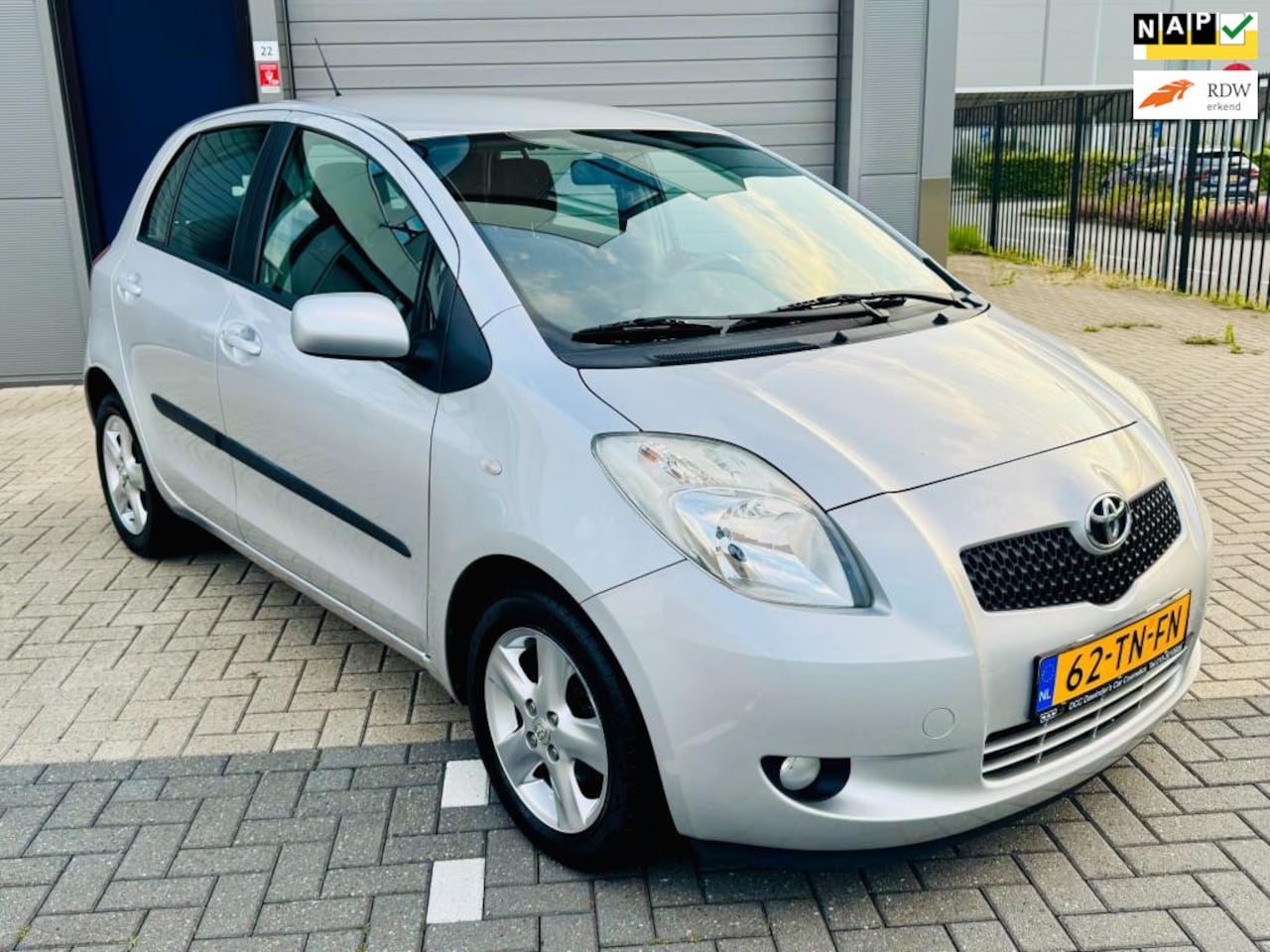 Toyota Yaris - 1.3 VVT-i Luna 1.3 VVTi Luna - AutoWereld.nl