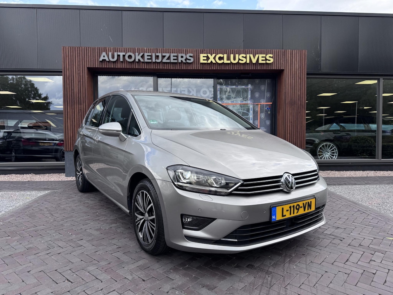 Volkswagen Golf Sportsvan - 1.4 TSI Highline Clima Stoelverwarming PDC 16"LM - AutoWereld.nl