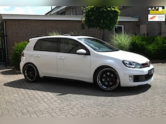 Volkswagen Golf - 2.0 GTI 211 PK Xenon Schuifdak Dynaudio Camera Stoelverwarming 19''