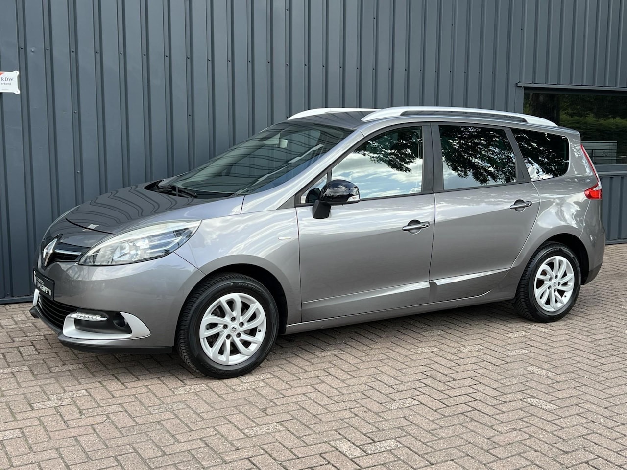 Renault Grand Scénic - 1.2 TCe Limited 7-PERSOONS!/NAVIGATIE!/CRUISE!/ - AutoWereld.nl