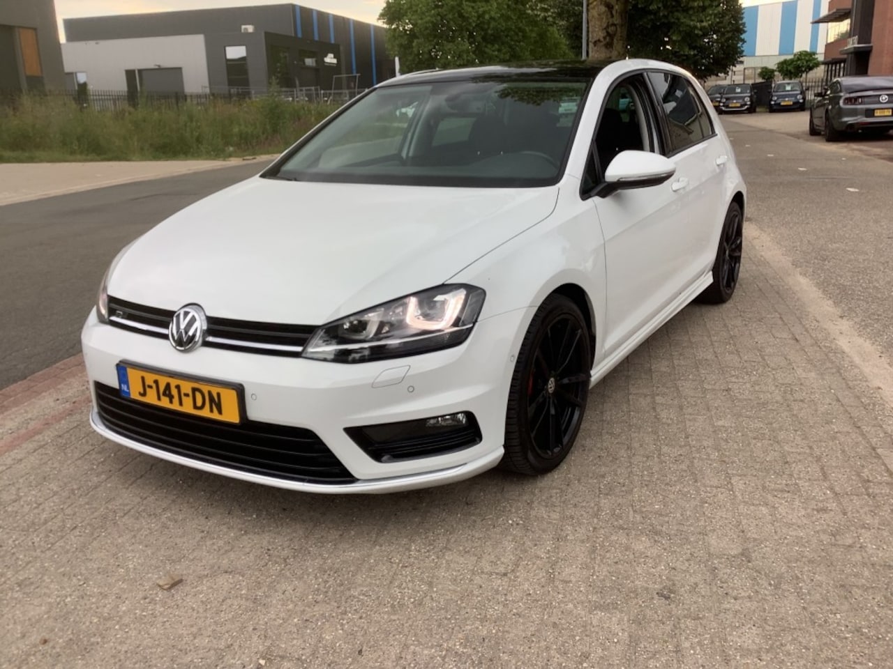 Volkswagen Golf - 1.4 TSI BNS ED. R design, pano automaat - AutoWereld.nl