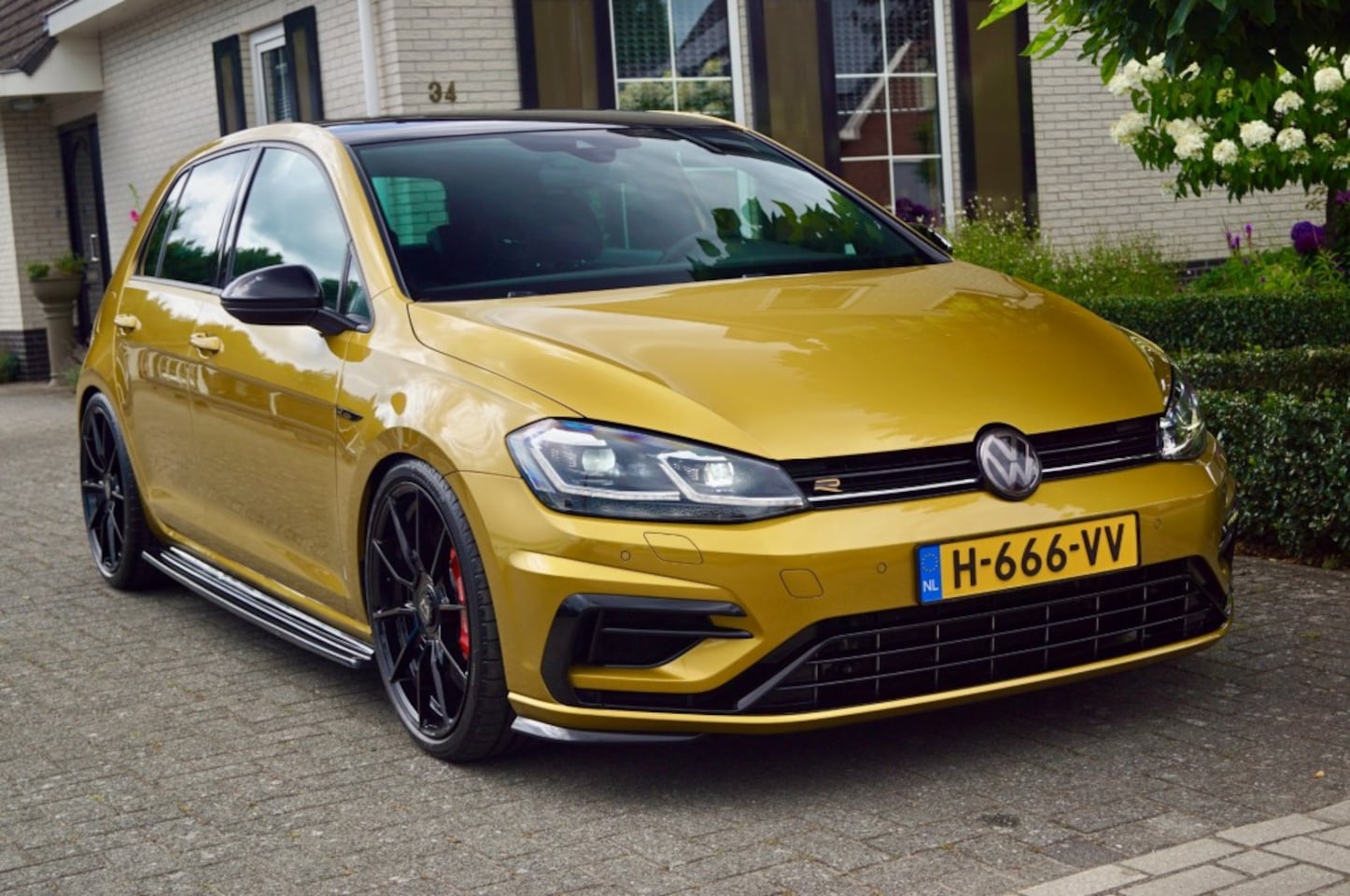 Volkswagen Golf - R 2.0 TSI 4-motion (400pk) Akra/Porsche remmen/Motec/KW/Leer - AutoWereld.nl